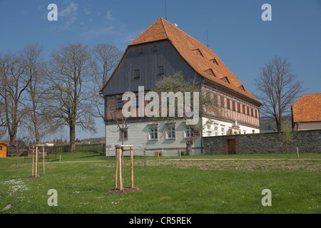 Faktorenhaus, traditional half-timbered house, register office, museum, tourist information, cottage garden, farm, Eibau, Saxony Stock Photo