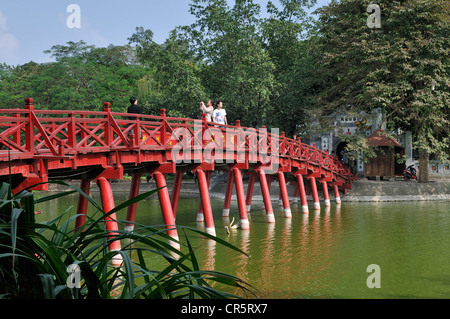 The Huc bridge over the Hoan Kiem Lake, Hanoi, Vietnam, Southeast Asia Stock Photo