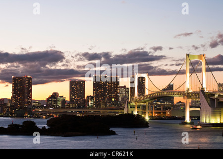 Japan, Honshu Island, Tokyo, Tokyo Bay, Rainbow Bridge view from the Odaiba artificial island Stock Photo