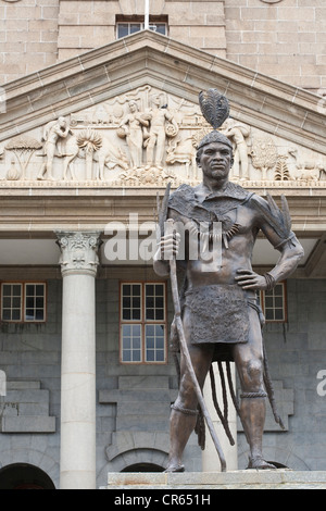 South Africa, Gauteng Province, Pretoria, city hall built in 1931 with the statue of the tribal chief Tshwane Stock Photo