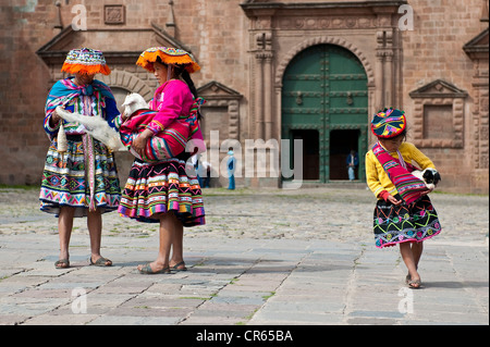 Peru, Cuzco Province, Cuzco, UNESCO World Heritage, Plaza de Armas, young Quechua Indian girls Stock Photo