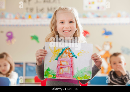 USA, Utah, Orem, Children (4-5, 6-7) during art classes Stock Photo