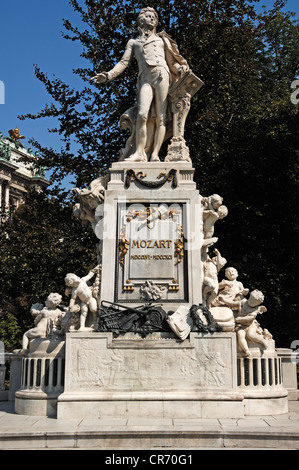 Statue of Wolfgang Amadeus Mozart in the Burggarten park, Vienna, Austria, Europe Stock Photo