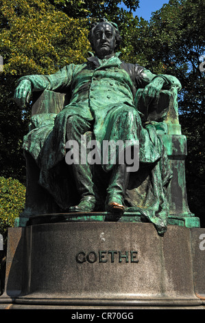 Statue of Johann Wolfgang von Goethe, 1749 - 1832, on the corner of Opernring street and Goethestrasse street, Vienna, Austria Stock Photo