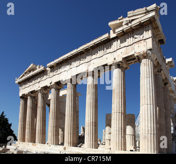 The Parthenon built on the sacred rock of the Acropolis 447 BC and dedicated to the goddess Athena, Athens, Greece Stock Photo
