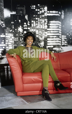 Houston, Whitney, 9.8.1963 - 11.2.2012, US singer, actress, full length, during the presentation of her 3rd record in Munich, Germany, Park Hilton Hotel, 30.10.1990, Stock Photo