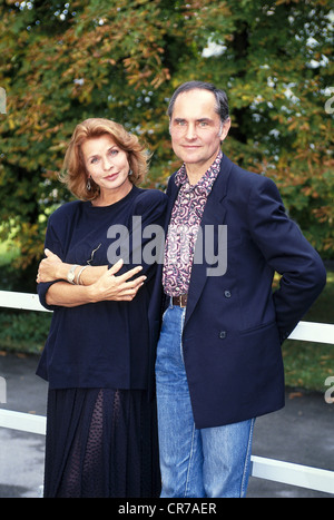 Berger, Senta, * 13.5.1941, Austrian actress, half length, with her husband Michael Verhoeven, in Munich, circa 1990, Stock Photo