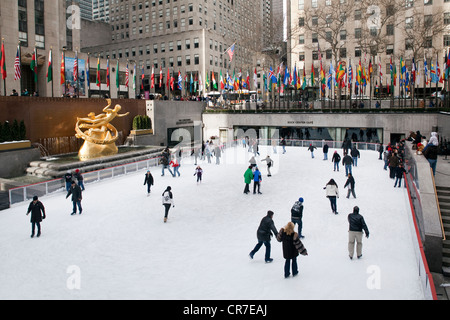 United States, New York City, Manhattan in winter, Midtown, Rockefeller Center, ice rink Stock Photo