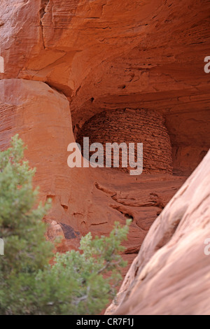 Approx. 1500 year old ruins of the Native Americans, Mystery Valley, Arizona, USA Stock Photo