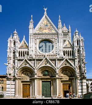 Cathedral of Siena, west facade by Giovanni Pisano, Siena, Tuscany, Italy, Europe Stock Photo