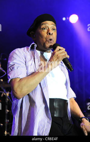 Al Jarreau performing at the Jazz on the Danube jazz festival in Straubing, Bavaria, Germany, Europe Stock Photo