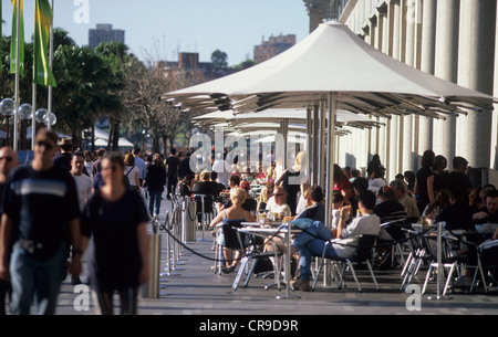 Australia, Sydney, street cafe's along east quay looking back towards the city. Stock Photo