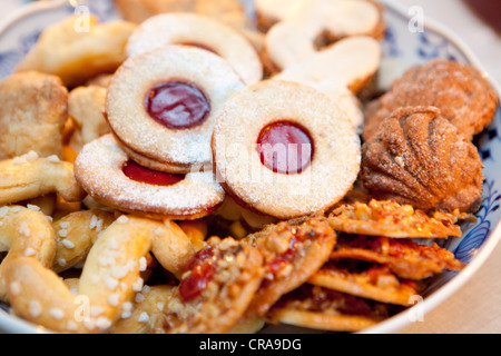 Christmas cookies, jam cookies, butter S, florentine, bear paw biscuits Stock Photo