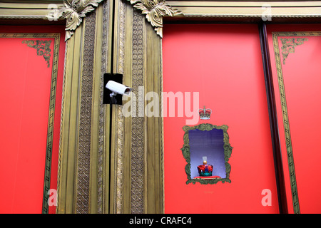 Harrods window display celebrating the Queen's Diamond Jubilee in 2012 Stock Photo