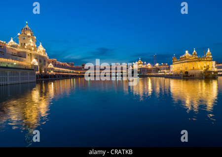 Sikh sanctuary Harmandir Sahib or Golden Temple in the Amrit Sagar or lake of nectar, Amritsar, Punjab, North India, India, Asia Stock Photo