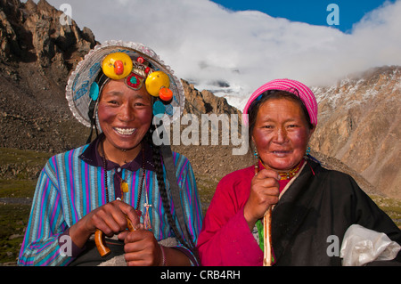 Pilgrims on the Kailash Kora pilgrimage trail, Western Tibet, Tibet, Asia Stock Photo