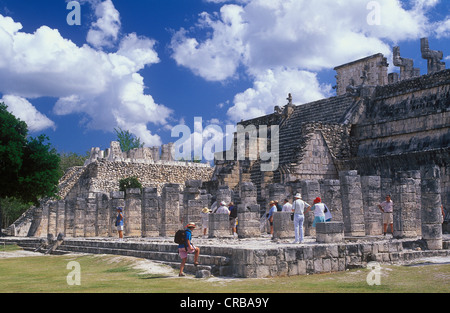 Temple of the Warriors with the Court of the Thousand Columns, Mayan ruins of Chichen Itza, Yucatan, Mexico, North America Stock Photo