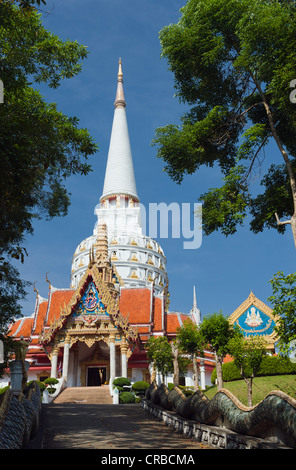 Chedi, Buddhist mountain temple, Wat Bang Riang temple, Thub Pat, Phang Nga, Thailand, Southeast Asia Stock Photo