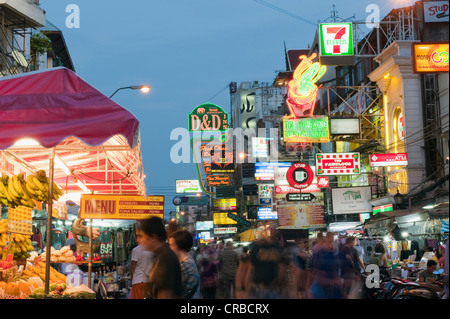 Khao San Road at night, Banglampoo, Bangkok, Thailand, Southeast Asia, Asia Stock Photo