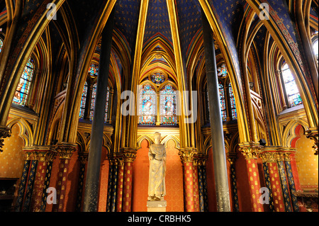 Choir, altar with a statue of Louis IX of France, Chapelle Basse, lower chapel, Sainte-Chapelle chapel, a former royal chapel Stock Photo