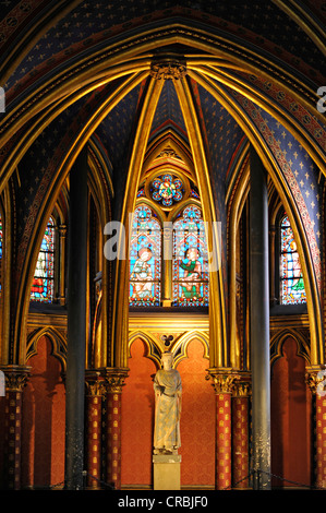 Choir, altar with statue of Louis IX, lower chapel or Chapelle Basse, Sainte-Chapelle former palace chapel, Île de la Cité Stock Photo
