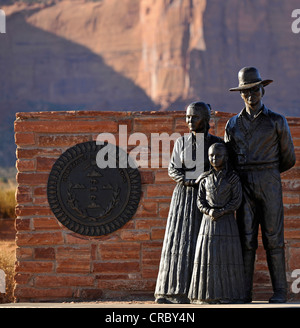 Sculptures at the entrance sign to Monument Valley, Navajo Tribal Park, Navajo Nation Reservation, Arizona, Utah Stock Photo