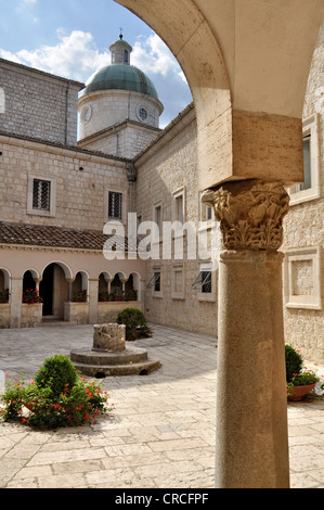 Dome of the Basilica Cathedral and the cloister of St. Anna, Benedictine abbey of Montecassino, Monte Cassino, Cassino, Lazio Stock Photo