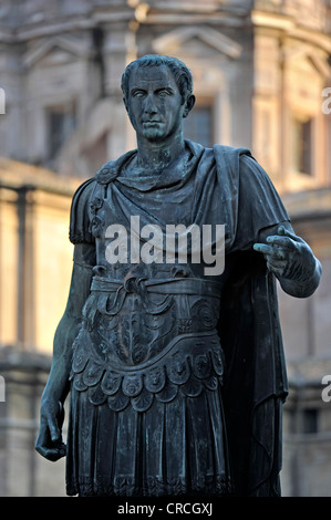 Bronze statue of the Roman Emperor Gaius Julius Caesar at Caesar's Forum, Via dei Fori Imperiali, Rome, Lazio, Italy, Europe Stock Photo