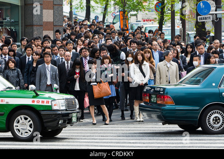 Pedestrians during the morning rush hour in the business district of Shinjuku, Tokyo, Japan, Asia Stock Photo