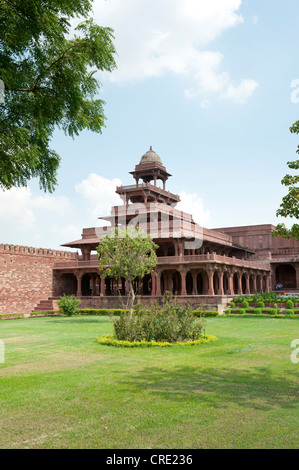 Mughal architecture, Royal Palace, green lawn, Panch Mahal, a five-story palace, Fatehpur Sikri, Uttar Pradesh, India Stock Photo