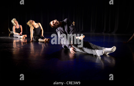 Choreographer Joss Ashton with dance students at the Eastbourne campus of the University of Brighton. Stock Photo