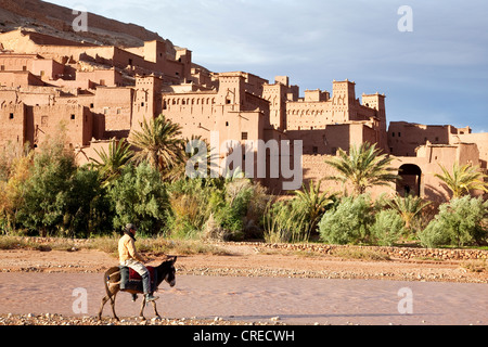 Traditional Berber adobe architecture, Kasbah in Aït Benhaddou, UNESCO World Cultural Heritage, Morocco, Africa Stock Photo