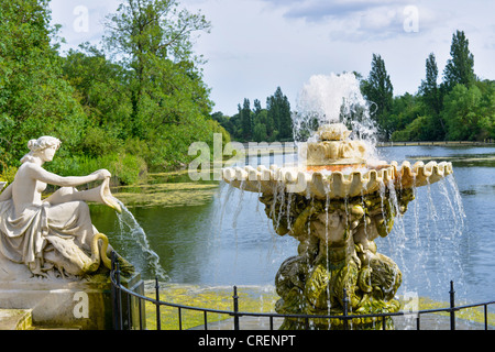The Italian Gardens in Kensington Gardens, Lancaster Gate, London, England. Stock Photo