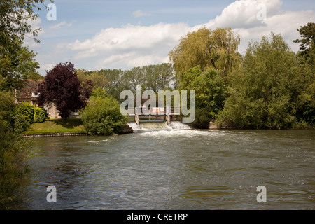 Buscot Weir on the River Thames, Oxfordshire, England. Stock Photo