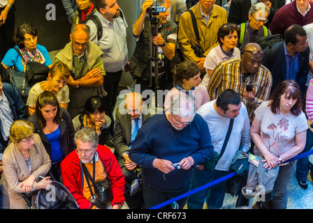 Paris, France, Aerial View, Train Station 'La Gare Saint Lazare', National Music Festival, 'Fete de la Musique', Crowd Watching Classical Music Concert in Hall, seniors diversity Stock Photo