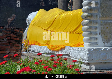 lying golden buddha with tunic, change to Nirvana, Thailand, Ayutthaya, Wat Yai Chai Mongkon, Wihan Phraphutthasaiyat Stock Photo