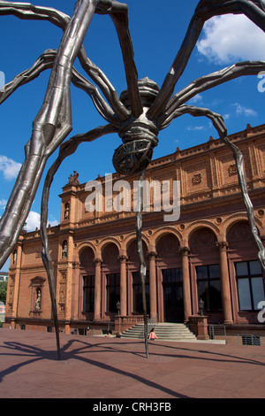 Louise Bourgeois' famous spider sculpture 'Maman' in front of the Kunsthalle art museum in Hamburg, Germany. Stock Photo