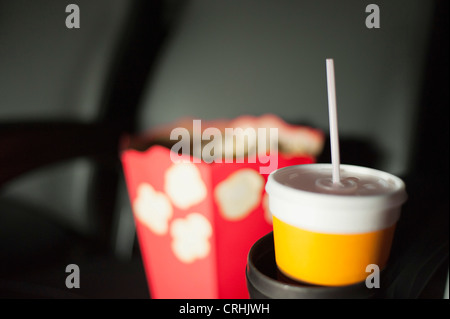 Soda Cup with Handle PSD Mockup, Opened and Closed – Original Mockups