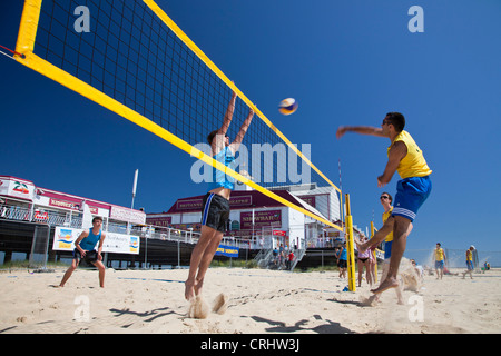 Beach volleyball on Great Yarmouth central beach Stock Photo