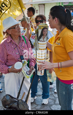 Lizbeth Marin Sanchez, Party of Democratic Revolution candidate for Congress 2012 elections, campaigning in Nuevo Laredo, Mexico Stock Photo