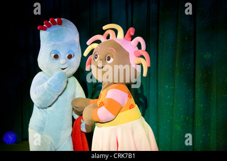 Iggle Piggle (left) and Upsy Daisy (right): In The Night Garden character / characters. UK. Stock Photo