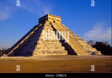 Pyramid of Kukulkan ( El Castillo ) .Chichen Itza.Yucatan.Mexico. Stock Photo