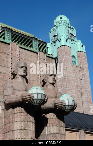 Built in 1916 by the Finnish architect Eliel Saarinen Helsinki's art deco style railway station was years ahead of its time Stock Photo