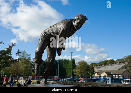 Bronze statue by Graham Ibbeson of Fred Trueman (1931 - 2006) at Skipton. Stock Photo