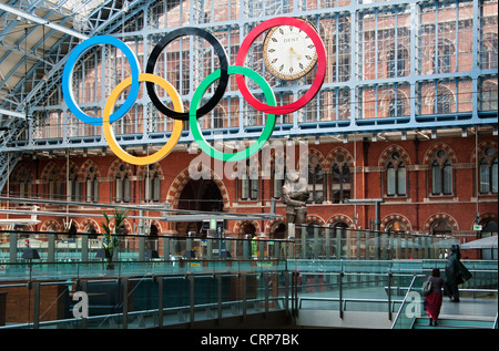 A giant set of Olympic rings suspended in St Pancras International Station to welcome visitors to London, host city of the 2012 Stock Photo