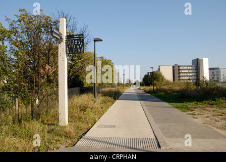 Signpost on the Greenway, a footpath and cycleway in East London running between Wick Lane in Bow to Royal Docks Road in Beckton Stock Photo