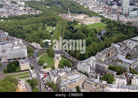 aerial view up Constitution Hill from Hyde Park Corner and Wellington Arch towards Buckingham Palace Stock Photo