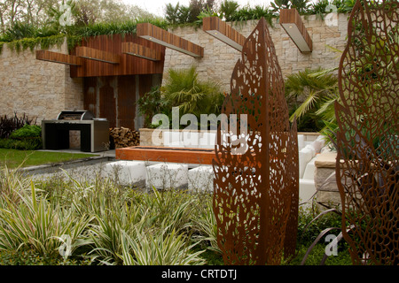 Barbecue and dining area in the Trailfinders Australian Garden designed by Jason Hodges at Chelsea Flower Show 2012 Stock Photo