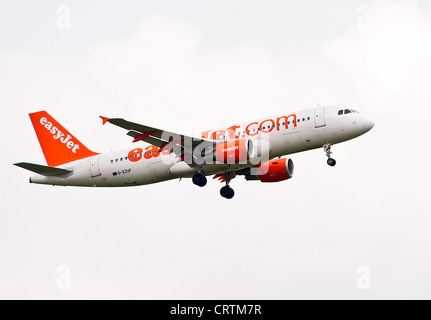 EasyJet Airbus A320-214 Airliner G-EZUF on Approach to London Gatwick Airport West Sussex England United Kingdom Stock Photo