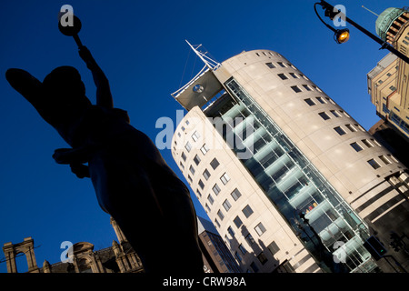 Nymph statue in front of Norwich Union House, No. One, City Square Leeds, Stock Photo